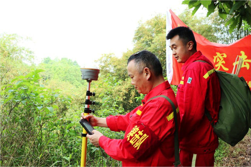 突击队员丛林攻坚 突击队员丛林攻坚